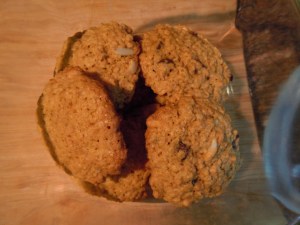 Almond chocolate chip oatmeal cookies